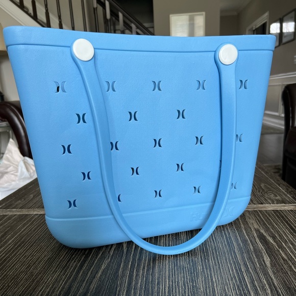Hurley Handbags - NWT Hurley Large Beach Tote